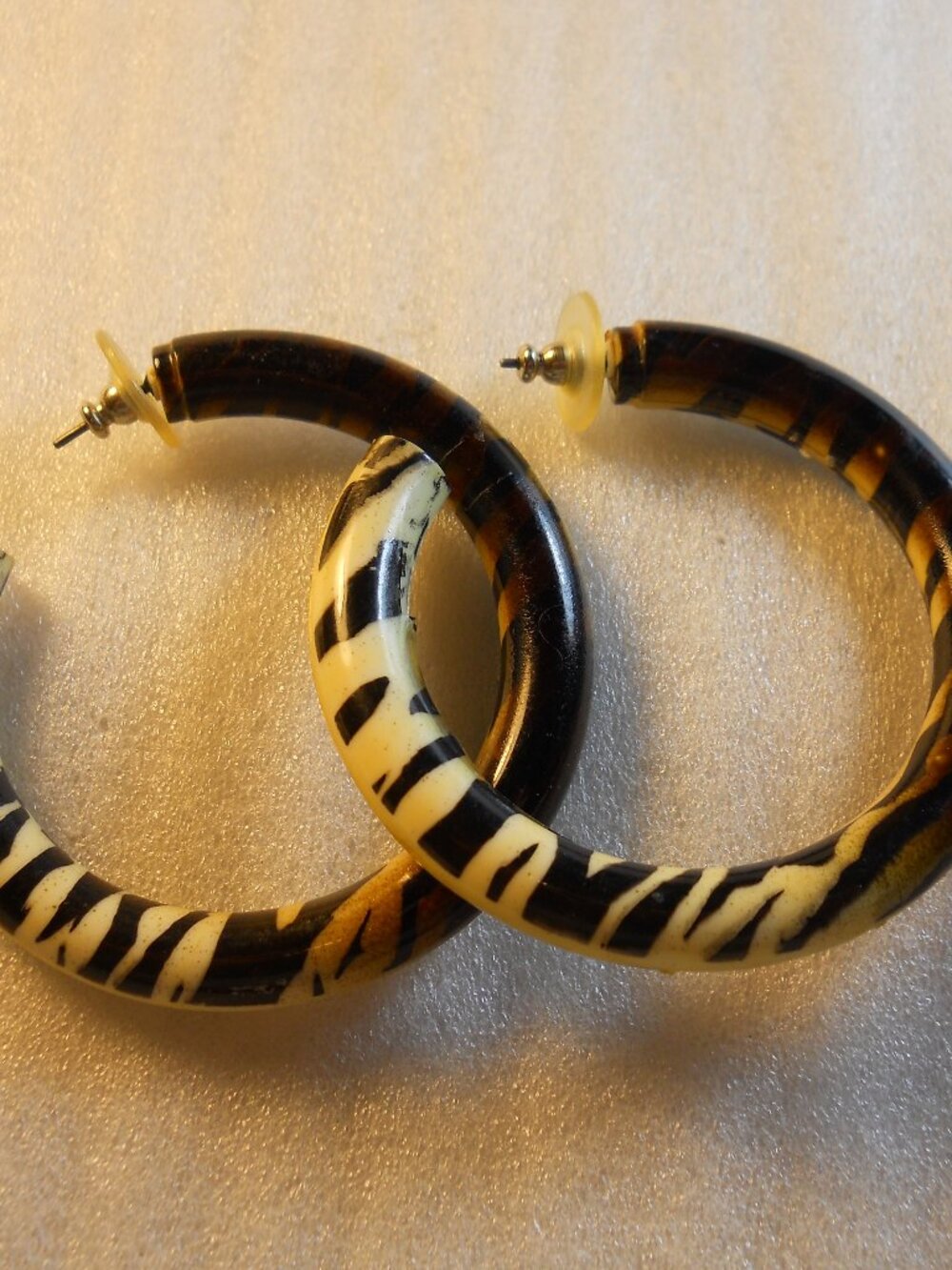 Animal Print Earrings (2 Pairs)    531